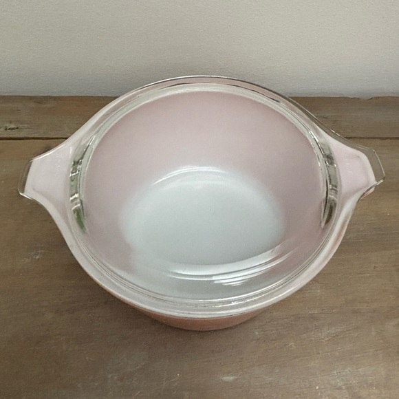 Vintage Pyrex Gooseberry Pink 473 1 Quart Round Covered Casserole dish with lid - Picture 6 of 15
